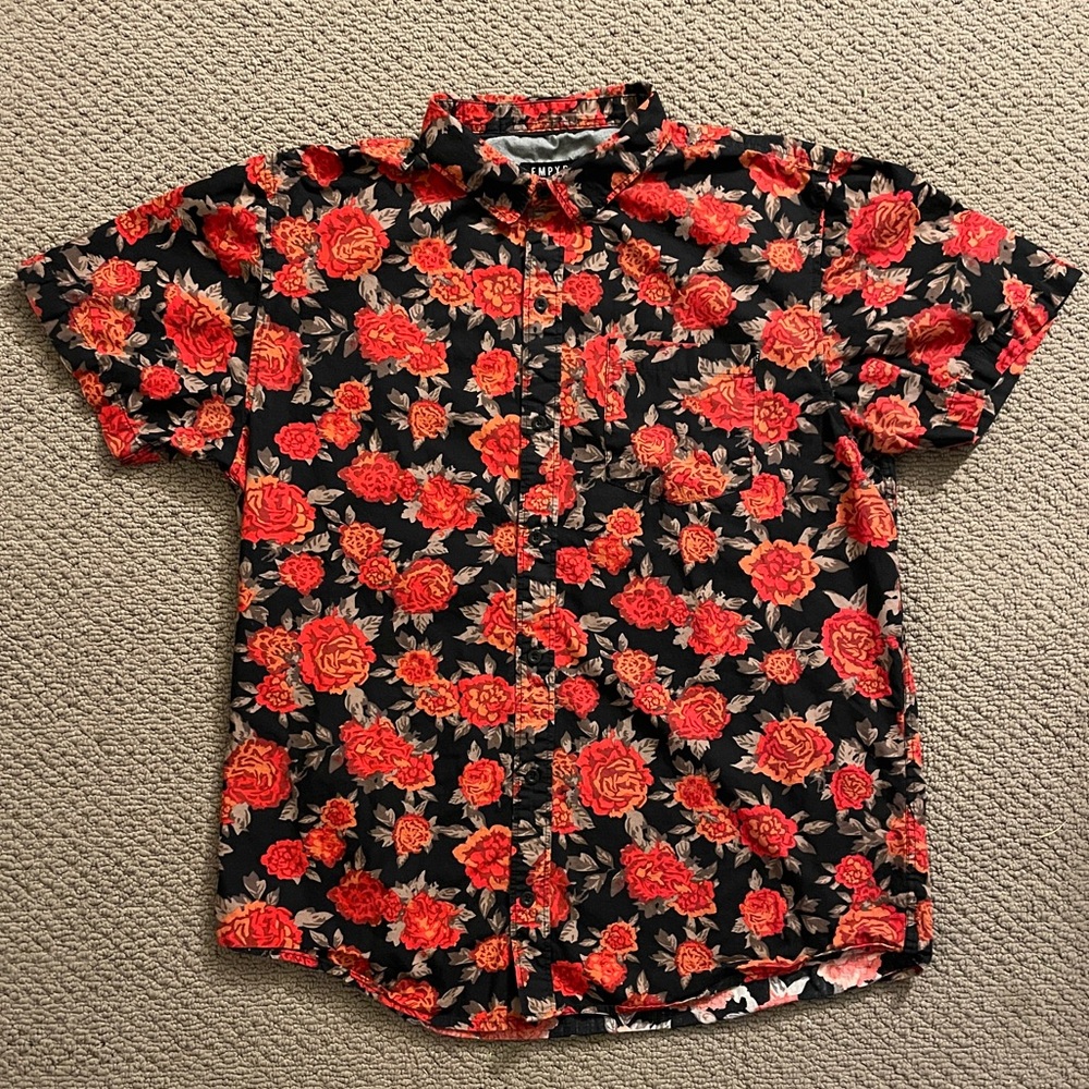 Empyre Short-Sleeve Button Down Shirt Size Large